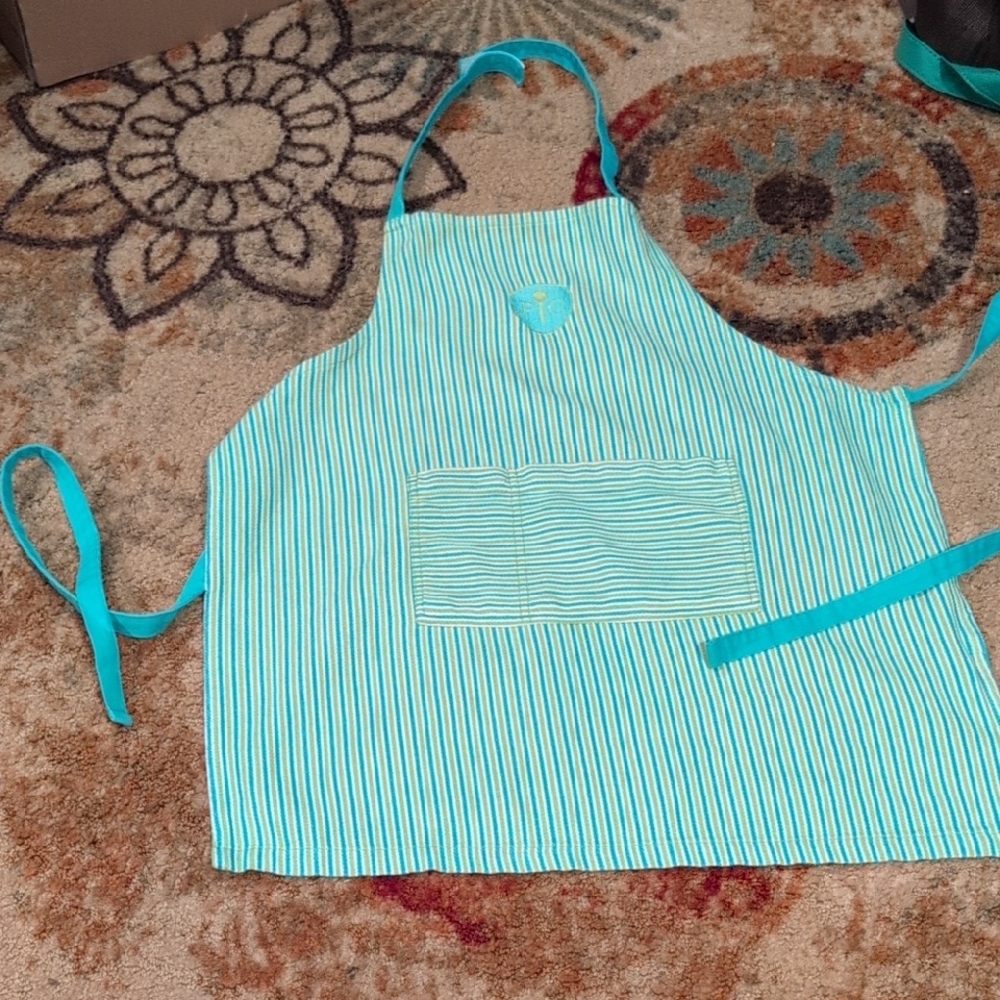 Pampered Chef Youth Apron